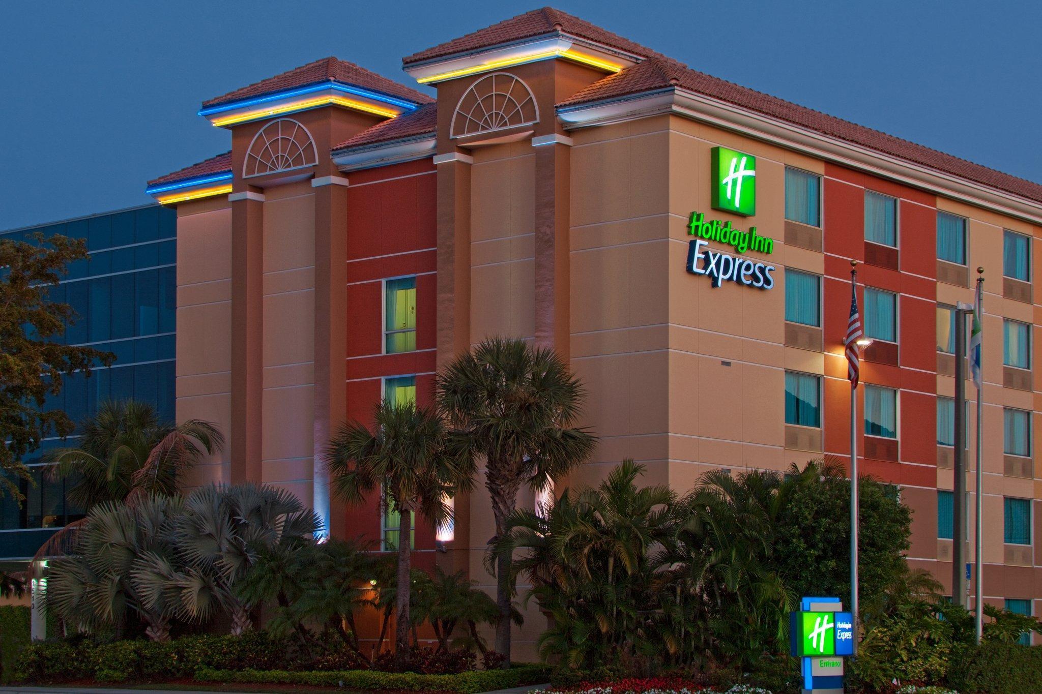 Holiday Inn Express Cruise Airport, An Ihg Hotel Fort Lauderdale Extérieur photo